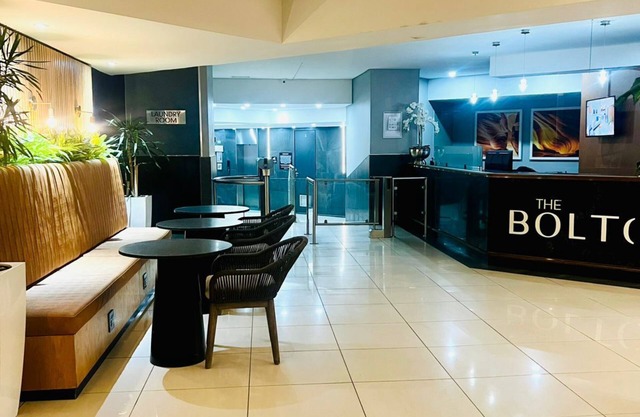 Alice's Place -Power Back Up- Pool & Cinema & More in vibrant Johannesburg