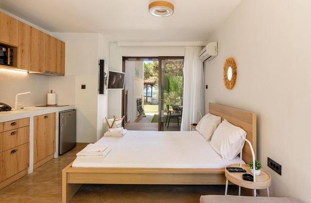 Alkis guest house, super close to sea and restaurants