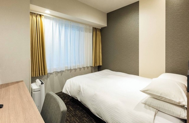 All rooms are nonsmoking Semidouble with bath/Chuo-ku Tokyo
