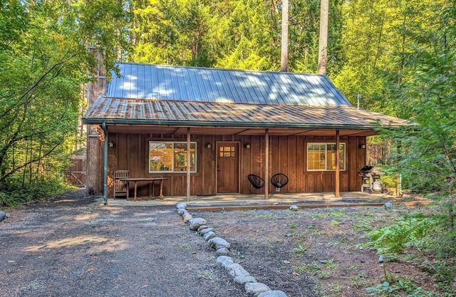 Alpine Drift | Hot Tub, Pet Friendly, Wifi