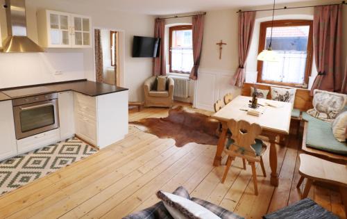 Altes Forsthaus - Fewo "Wiesental", privater "Spa" mit Sauna, Wanne und Relaxliegen, Todtnau- Feldberg