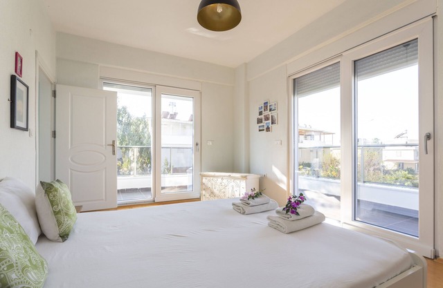 Amado Apartment with Poolview