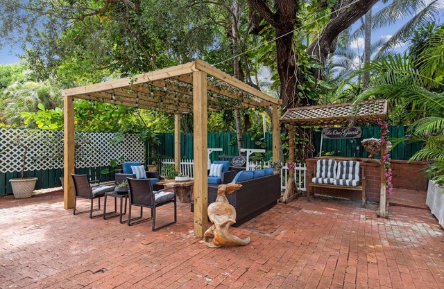 Amalfi Cottage - 1/1 Tropical Paradise in Grove