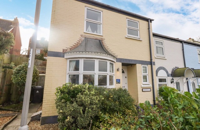 AMARANTA, pet friendly, with a garden in Brewers Quay Harbour