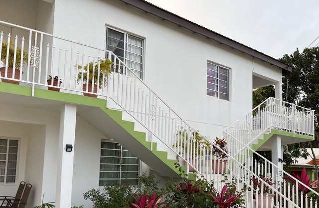 Amazing 2 Bedroom apt 1 Warm, Cosy, Comfortable