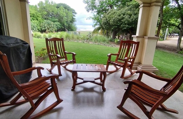 Amazing 3 bedroom Rio Dulce Condo w/beachfront views and pool in Hacienda Iguana