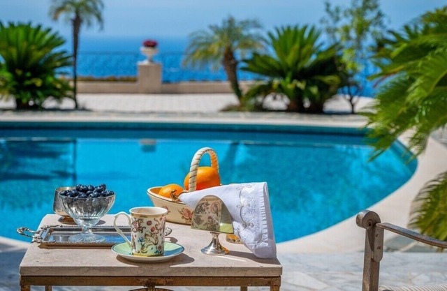 Amazing 5bd Villa - Cap D'ali