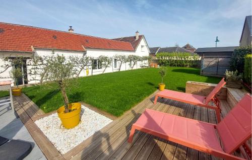 Amazing Apartment In Amblainville