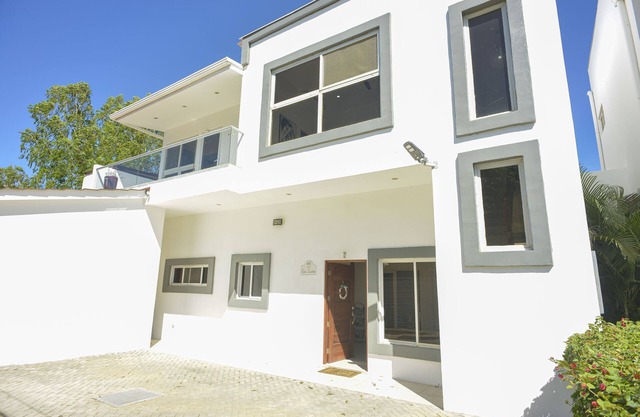 Amazing Beach Villa, Pool, BBQ,5Bedrooms, 12Guests