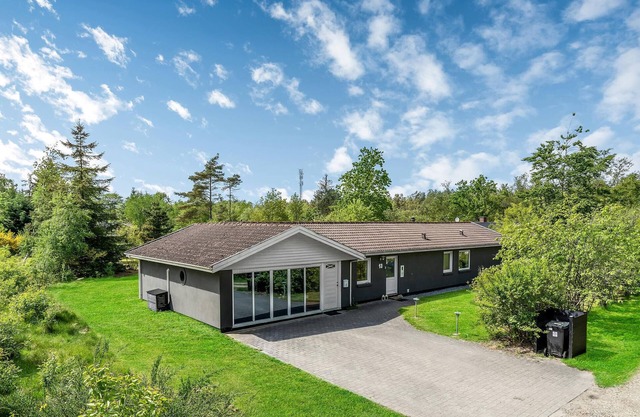 Amazing home in Blåvand with kitchen