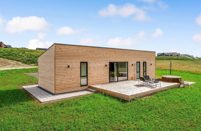 Amazing home in Spøttrup with WiFi