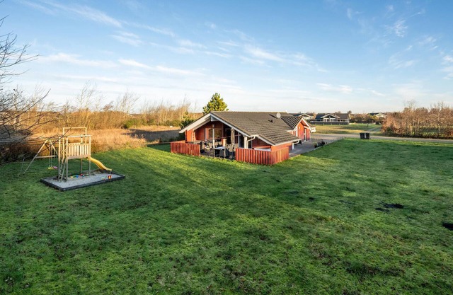 Amazing home in Tarm with kitchen