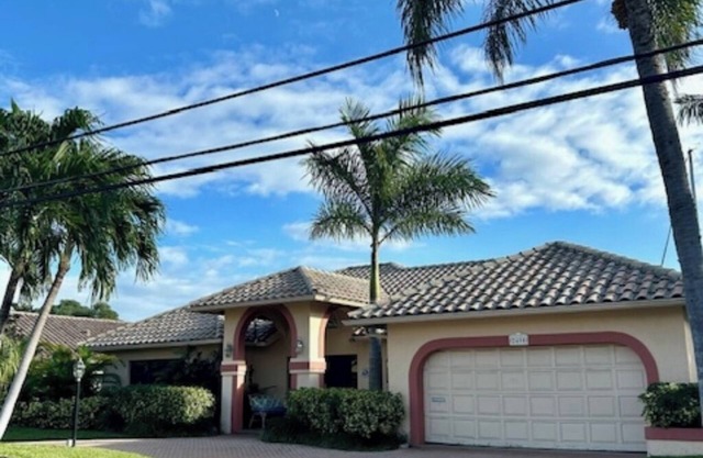 Amazing Lighthouse Point Water Front Home - Pool - Close to Beach
