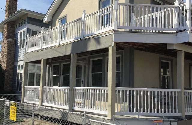 Amazing location 1 1/2 blocks from the beach, pet-friendly and private parking