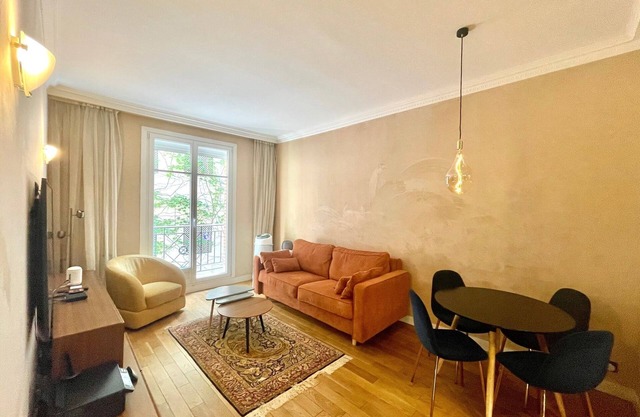 AMAZING LOCATION APT❤️ PARIS CHAMPS-ELYSEES❤️2 BDR ❤️ 6/7 P