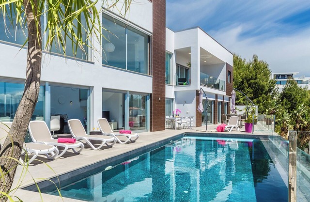 Amazing modern villa with heated pool and breath taking view