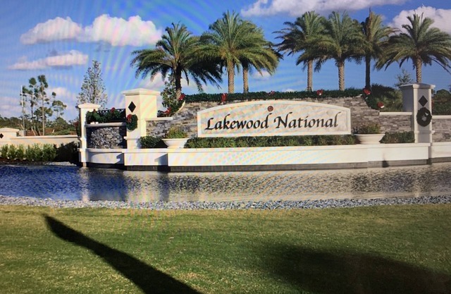 AMAZING RESORT POOL AND HOTTUB Golf,tennis,fitness,pickleball 2 bed, 2bath +den