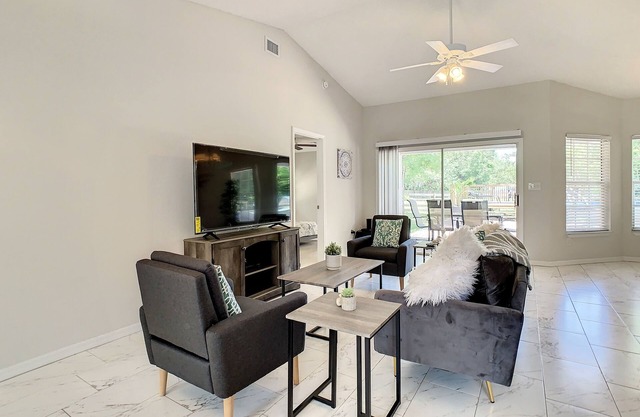 Amazing spacious Ranch! A country pearl.