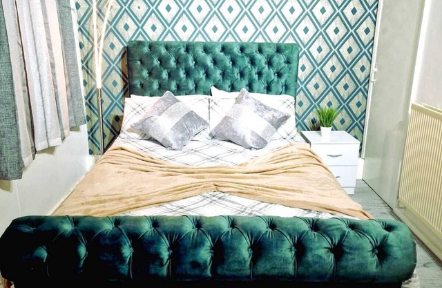 Amazing studio flat E2 6NH