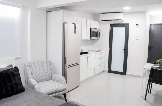 Amazing Studio @ The Eleanor House/Prime Location