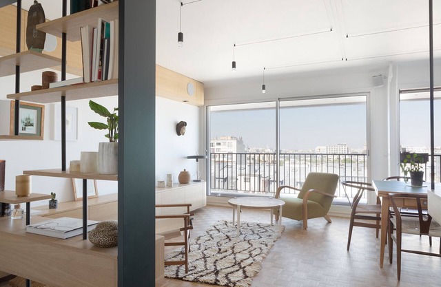 Amazing view on Paris, balcony and modern apartment