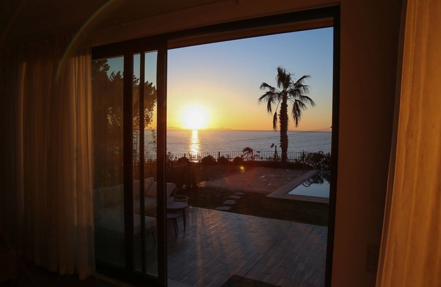 Amazing Villa with Private Pool and Greek Islands Sunset View