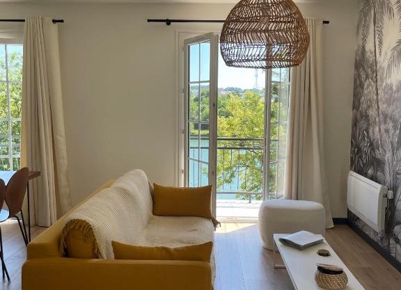 Ambiance Seine, Appartement lumineux en bordure de Seine - Chouette
