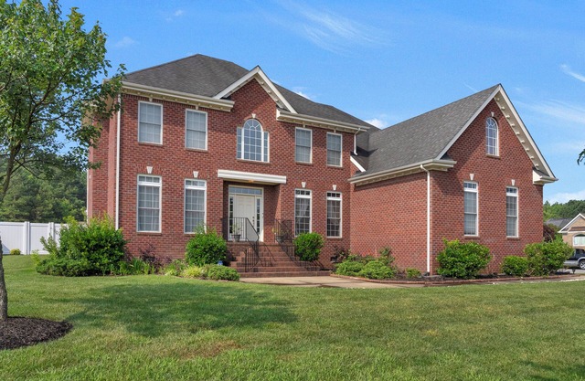 American Colonial House near beach waterfront & shopping center