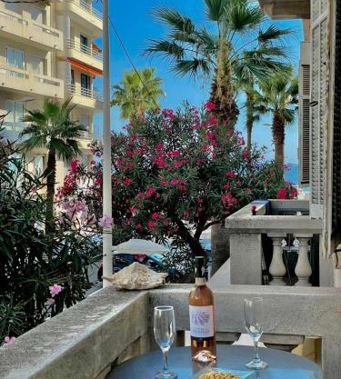 Amiral Courbet Apartment