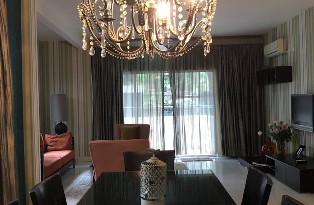 Amisha Home 2 Bedrooms Cozy & Comfortable Apartment Staycation