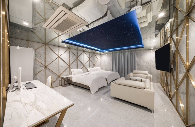 Amourex Hotel