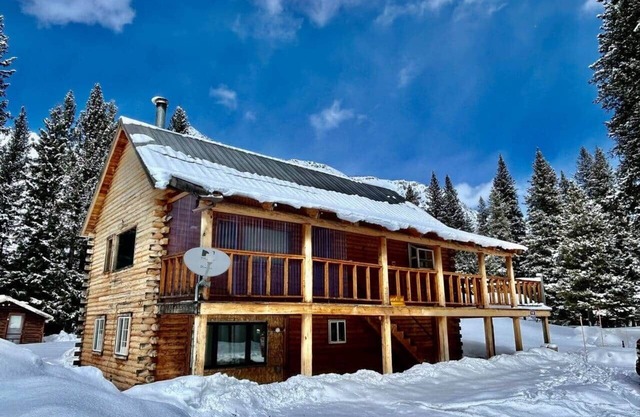 Amphitheater Mountain Cabin
