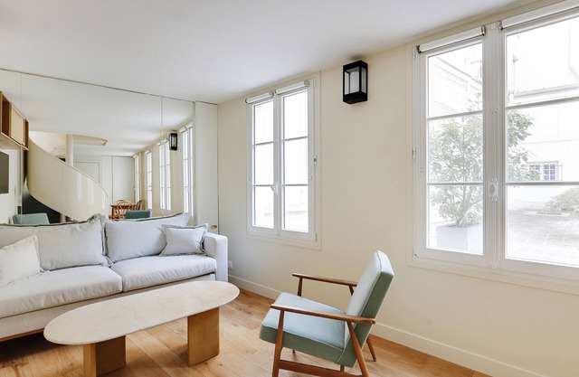 An Exquisite Townhouse in Invalides - Eiffel Tower