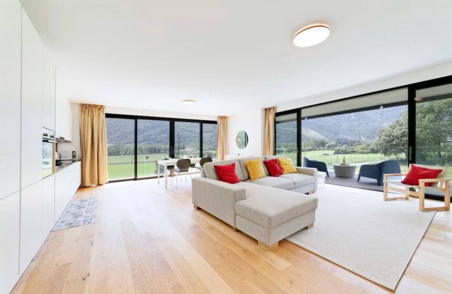 An oasis of peace in nature (Hydra 06 Residenza Ticino)