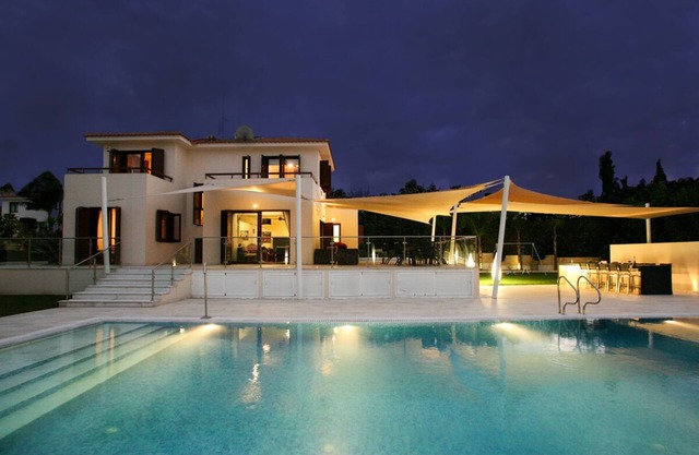 An outstanding luxury and comfort property located in a quiet luxury complex