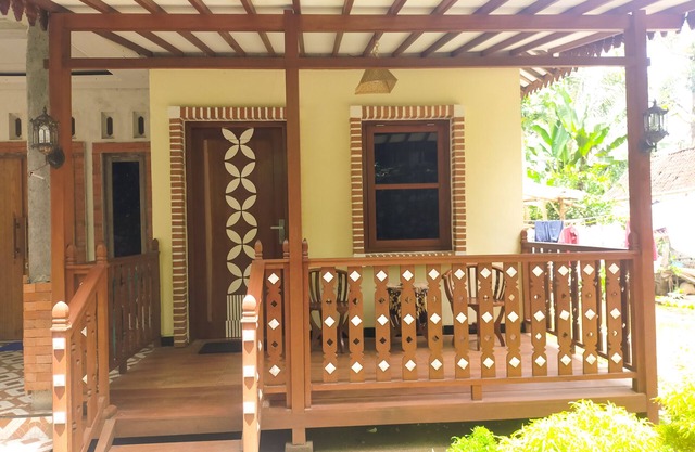 Anang Bed & Breakfast Syariah by Ndalem Beong
