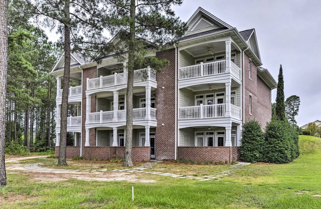Anderson Creek Resort Condo on Golf Course w/Pool