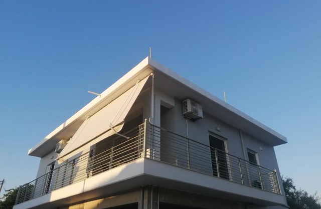 Anemos House