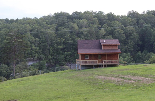 Angel's Retreat: NEW Cabin close to Red River Gorge Area