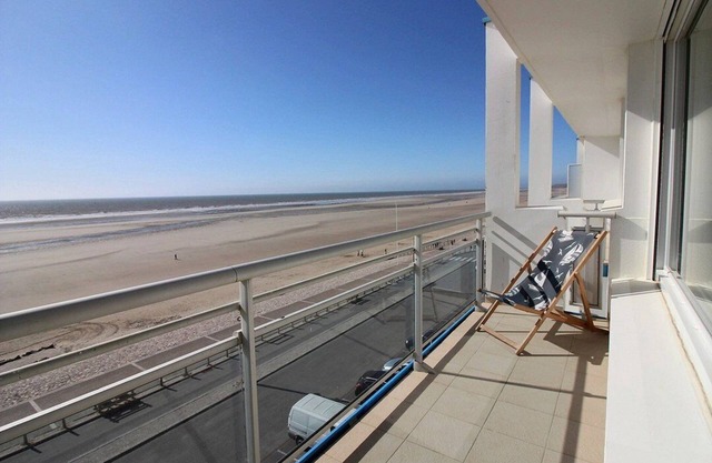 Annonce Professionnelle. Appartement 2 Chambres Front DE MER 4 à 5 Personnes, Hardelot