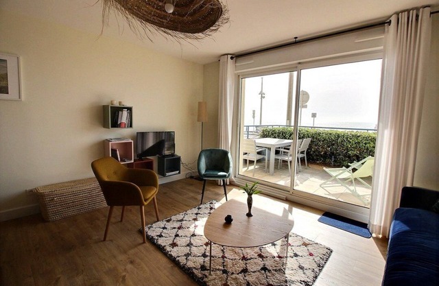 Annonce Professionnelle. Appartement en rdc Face Mer, 2 Chambres Pour 4 à 6 Personnes Hardelot