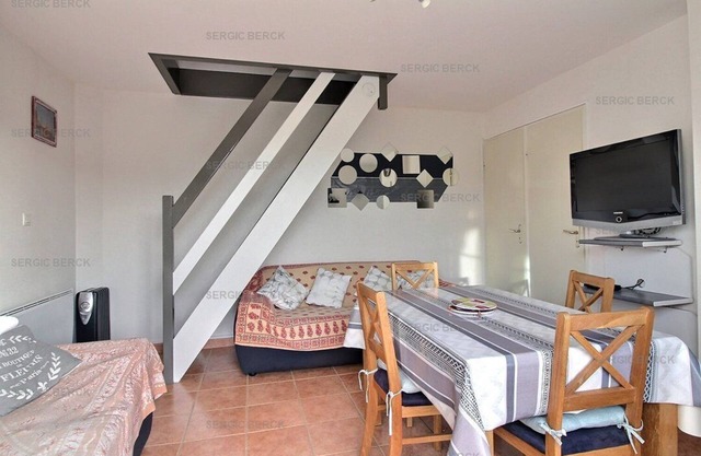 Annonce Professionnelle, Charmante Maison Mitoyenne Pour 4 Pers, Parking Privé