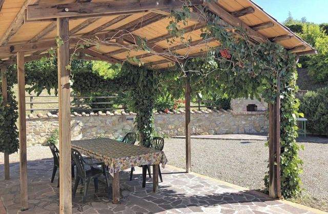 Apartment '5' with Shared Pool, Wi-Fi and Air Conditioning