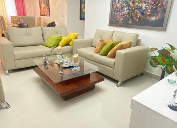 Apartamento cómodo, amplio, con patio, un lugar de bendición