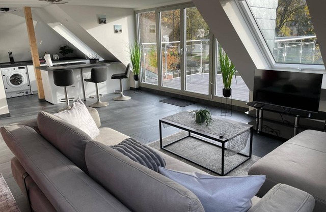 Apartment 'Exklusive Wohnung Mit Ahrblick 1' with Balcony, Wi-Fi and Air Conditioning