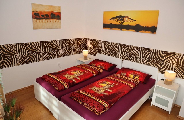 Apartment R1 "Globetrotter Africa Asia America"