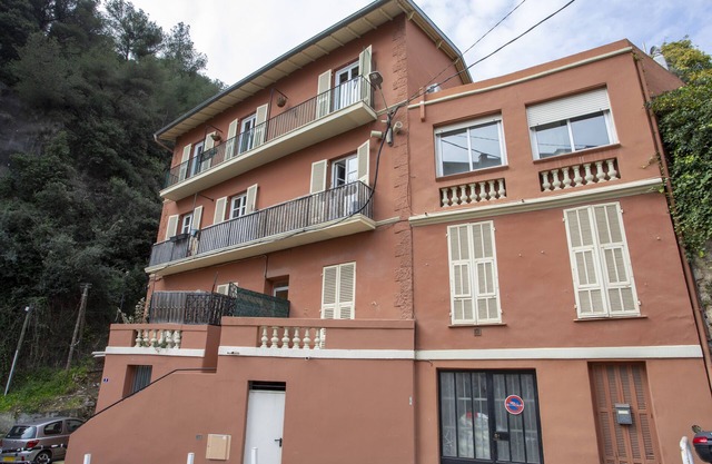Apartment 10 minutes walk from Monaco