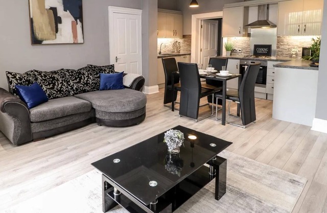 Apartment 11, 18 SJN