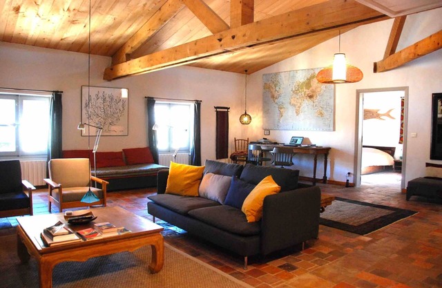 Apartment 140 m2/flat - with big terrace in the heart of Uzès historical centre