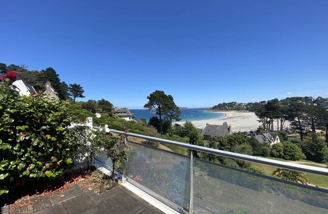 Apartment 2/4 pers EXCEPTIONAL SEA VIEW with terrace in PERROS-GUIREC